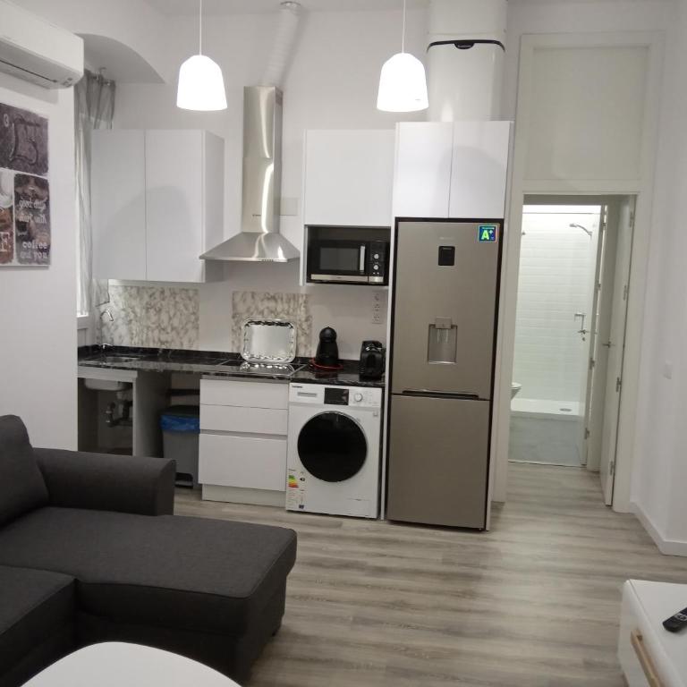 Alicante Center Apart - Two-Bedroom Apartment - 9