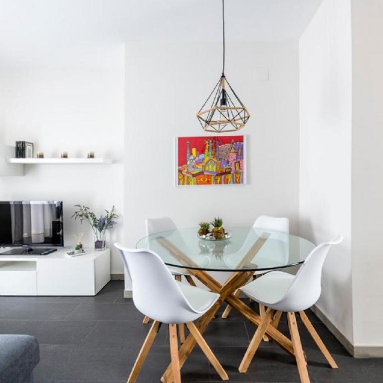 tuGuest Violeta's Home - Free parking - Two-Bedroom Apartment - 1