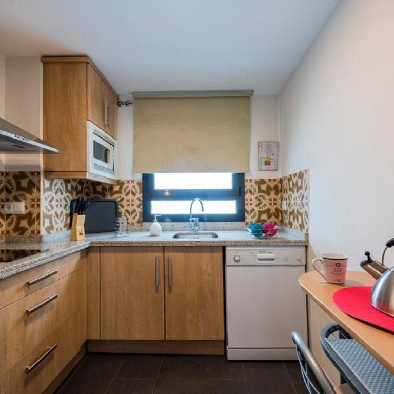 tuGuest Violeta's Home - Free parking - Two-Bedroom Apartment - 11