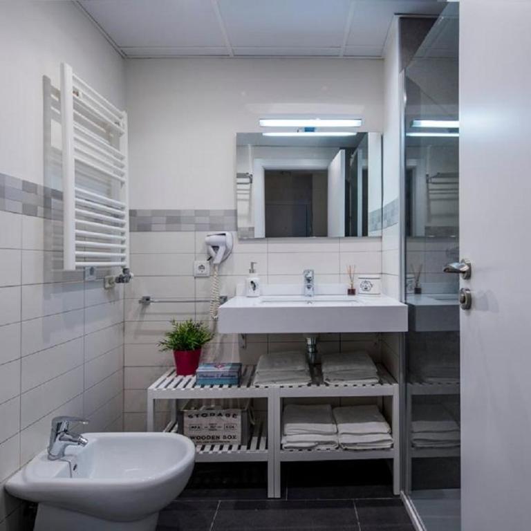 tuGuest Violeta's Home - Free parking - Two-Bedroom Apartment - 13