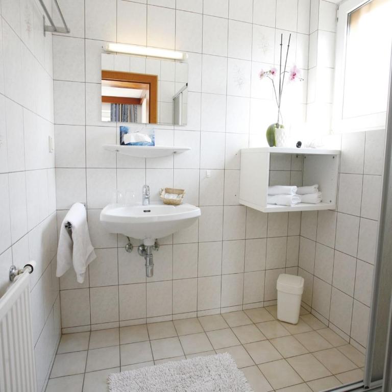 Pension Christiane - Doppelzimmer mit Balkon - 3