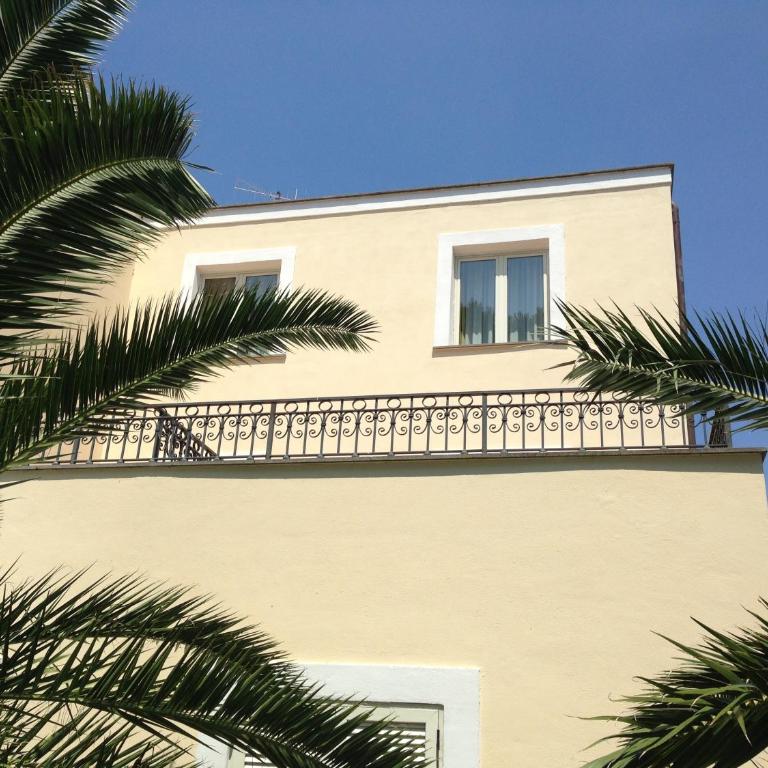 Hotel Holiday Sul Lago - Camera Matrimoniale Superior con Balcone e Vista Lago - 6