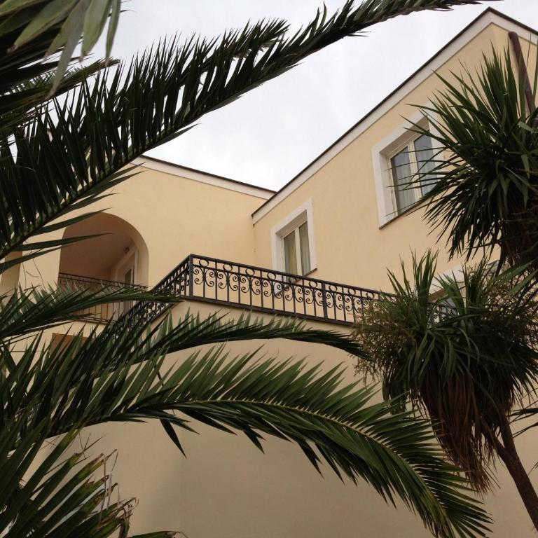 Hotel Holiday Sul Lago - Camera Matrimoniale Superior con Balcone e Vista Lago - 7