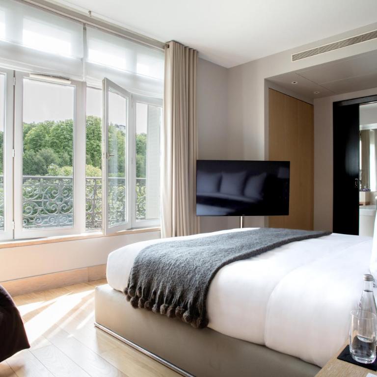 La Réserve Paris Apartments - Two Bedroom Eiffel Apartment - 4