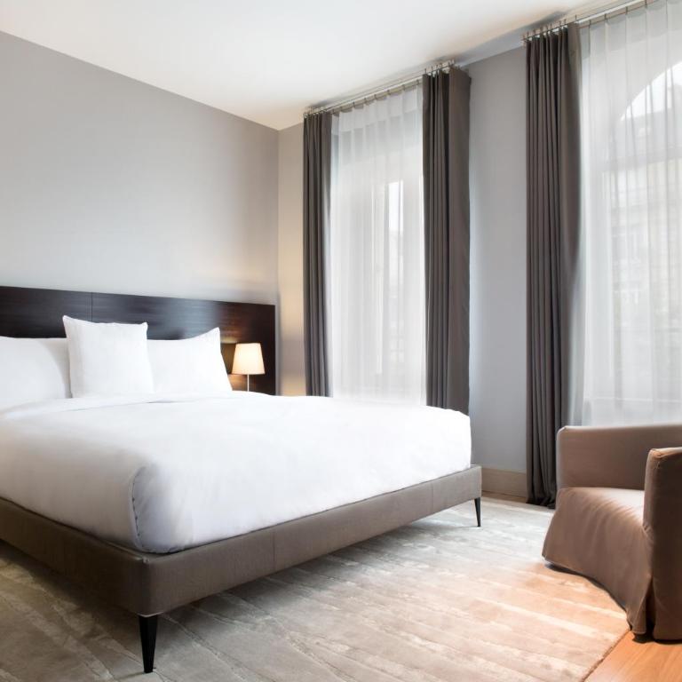 La Réserve Paris Apartments - Two Bedroom Eiffel Apartment - 5