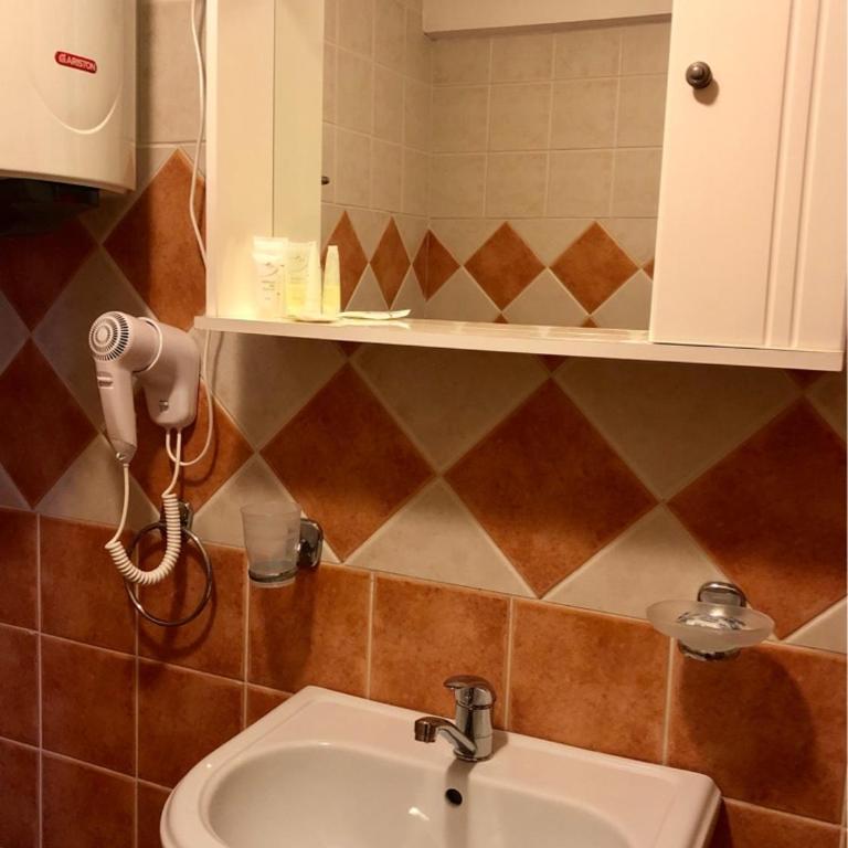 Guest House Villa Natali - Chambre Familiale avec Balcon - 10