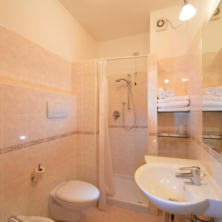 Hotel Siena - Quadruple Room - 4