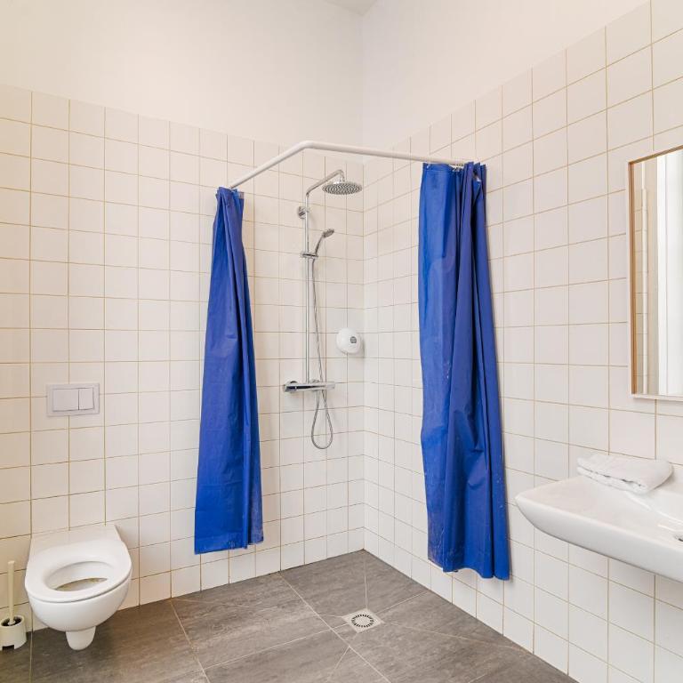 SLO Hostel Lyon les Pentes - Chambre Quadruple avec Salle de Bains - 4