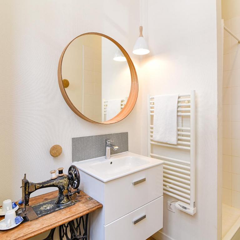 SLO Hostel Lyon Saxe - Chambre Double avec Toilettes Communes - 2