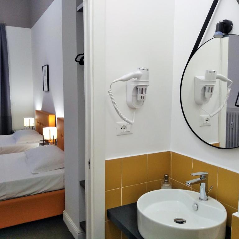 Casa Italiano - BestBnB Garbatella - Camera Matrimoniale/Doppia con Letti Singoli con Bagno Privato - 7