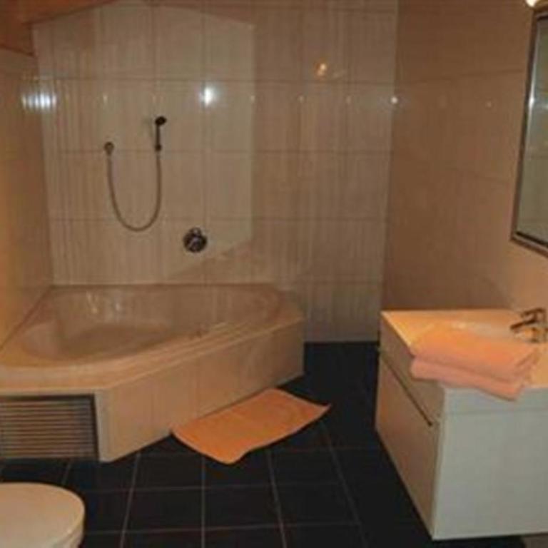 Ferienhaus Spieljochblick - Four-Bedroom Apartment - 16