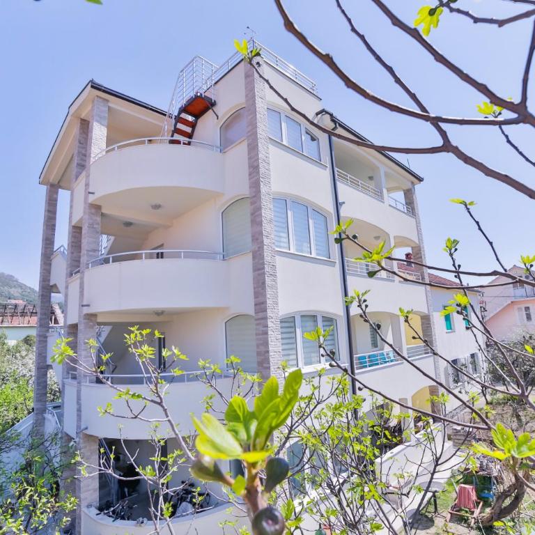 Apartmani Tripović - Apartman sa 3 Spavaće Sobe, Pogledom na More i Balkonom - 25