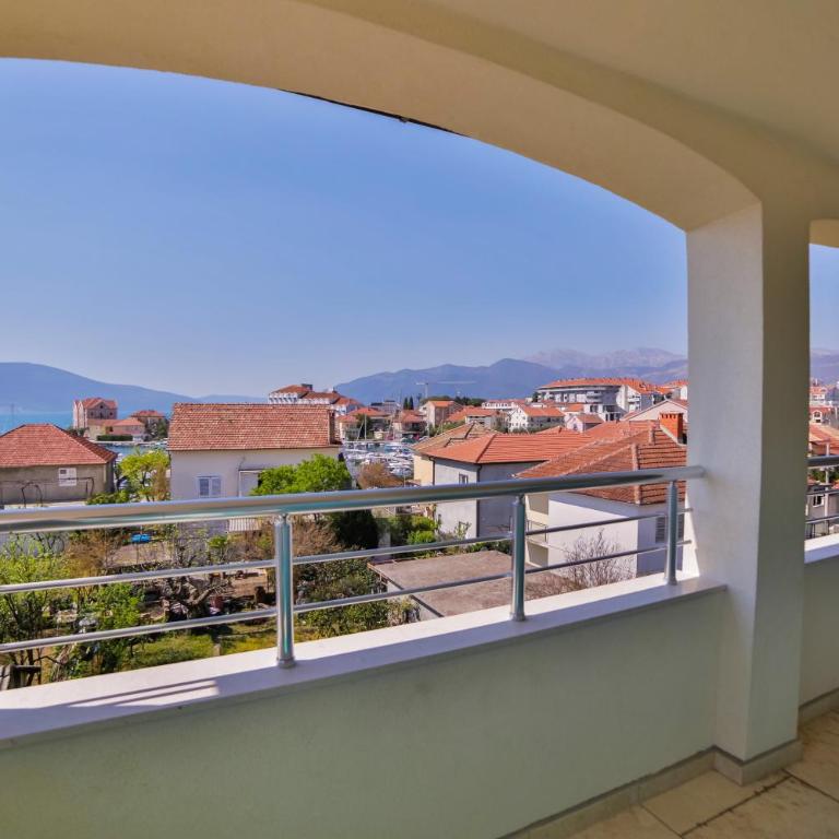 Apartmani Tripović - Apartman sa 3 Spavaće Sobe, Pogledom na More i Balkonom - 20