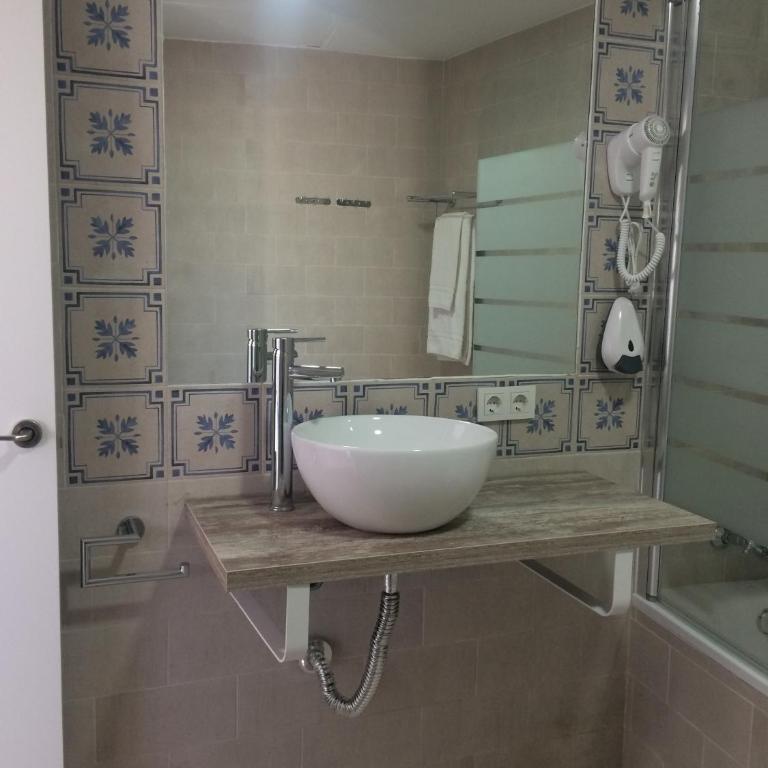 Belmonte Rooms - Habitación Familiar con baño privado - 7