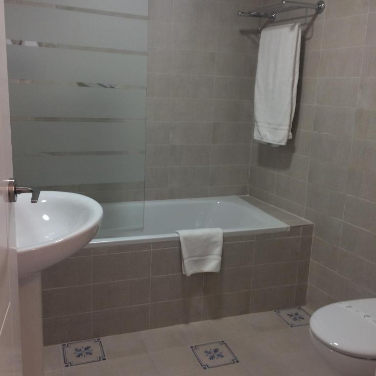 Belmonte Rooms - Habitación Familiar con baño privado - 19