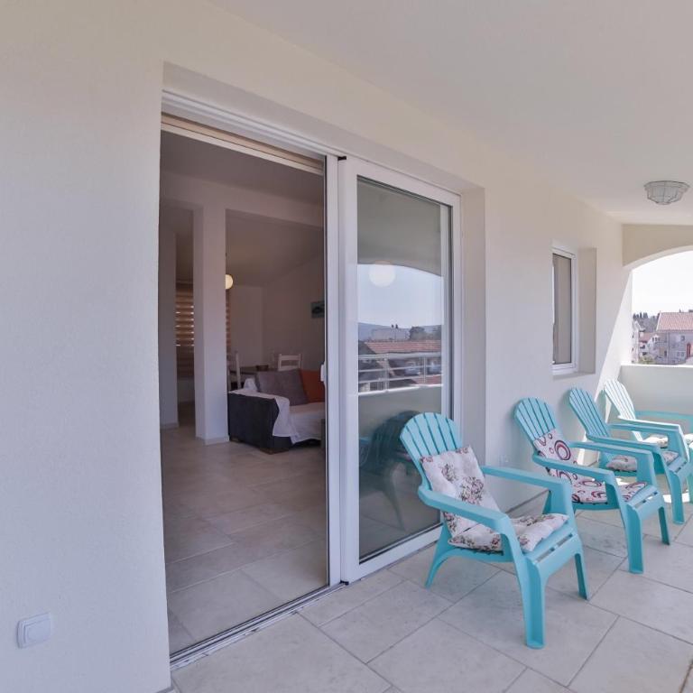 Apartmani Tripović - Apartman sa 2 Spavaće Sobe, Pogledom na More i Balkonom - 9