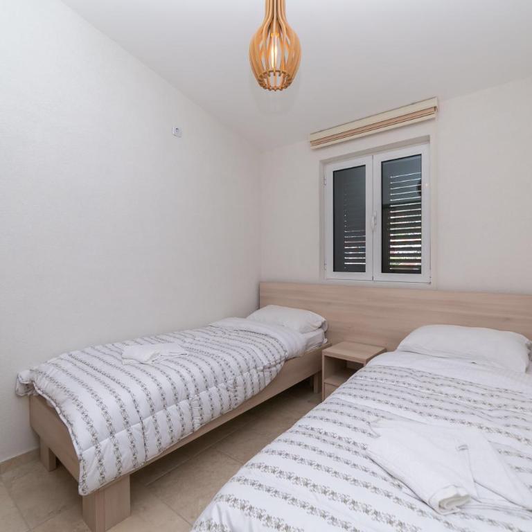 Apartmani Tripović - Apartman sa 2 Spavaće Sobe, Pogledom na More i Balkonom - 2