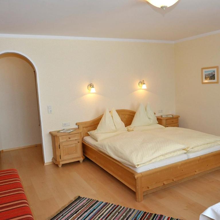 Feichtlehnerhof - Standard Dreibettzimmer - 3