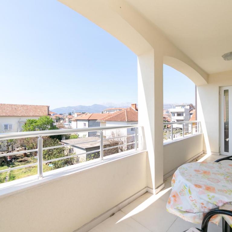 Apartmani Tripović - Apartman sa 3 Spavaće Sobe, Pogledom na More i Balkonom - 3