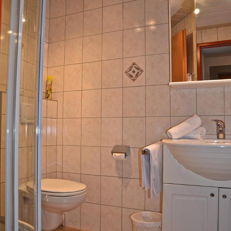 Ferienwohnungen Maurer - Apartment mit 4 Schlafzimmern und einem Balkon - 23