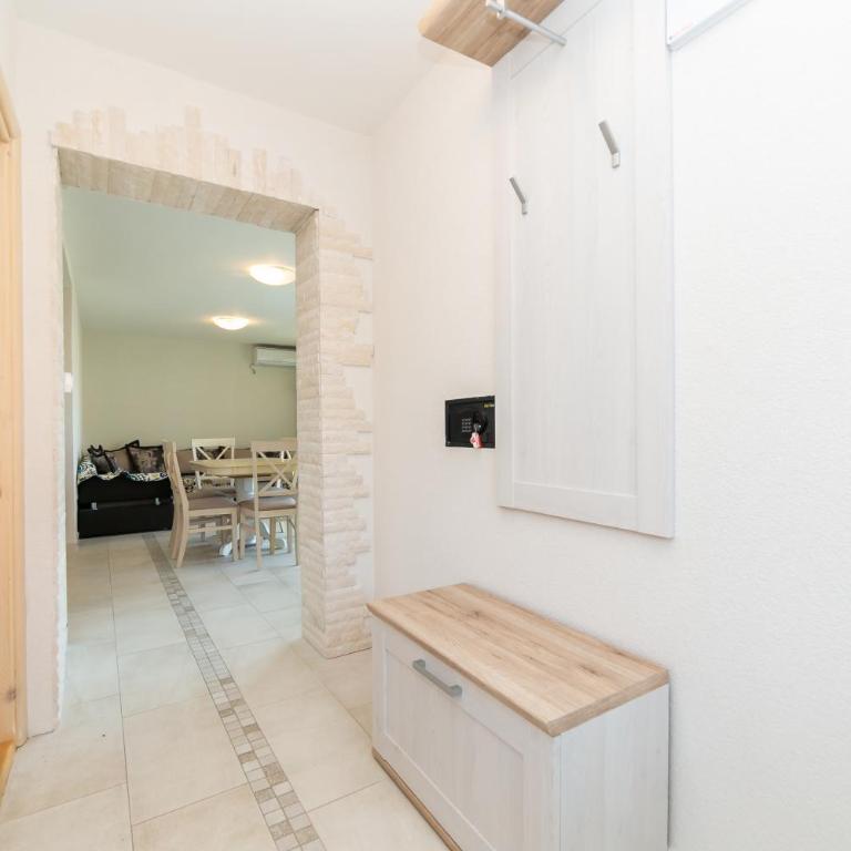 Apartmani Tripović - Apartman sa 3 Spavaće Sobe i Balkonom - 15