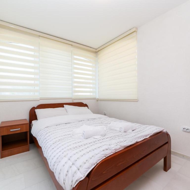 Apartmani Tripović - Apartman sa 3 Spavaće Sobe i Balkonom - 1