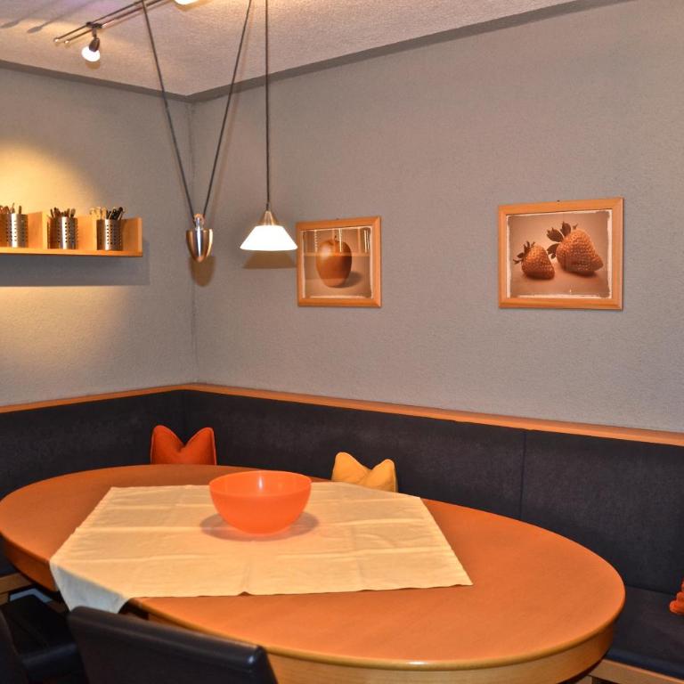 Ferienwohnungen Maurer - Apartment mit 4 Schlafzimmern und einem Balkon - 21