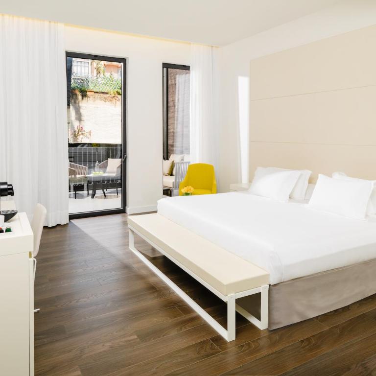 H10 Urquinaona Plaza - Superior Double or Twin Room with Terrace - 7