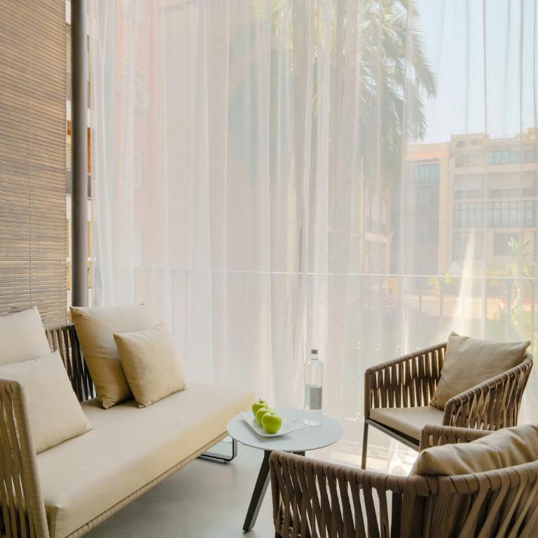 H10 Urquinaona Plaza - Superior Double or Twin Room with Terrace - 3