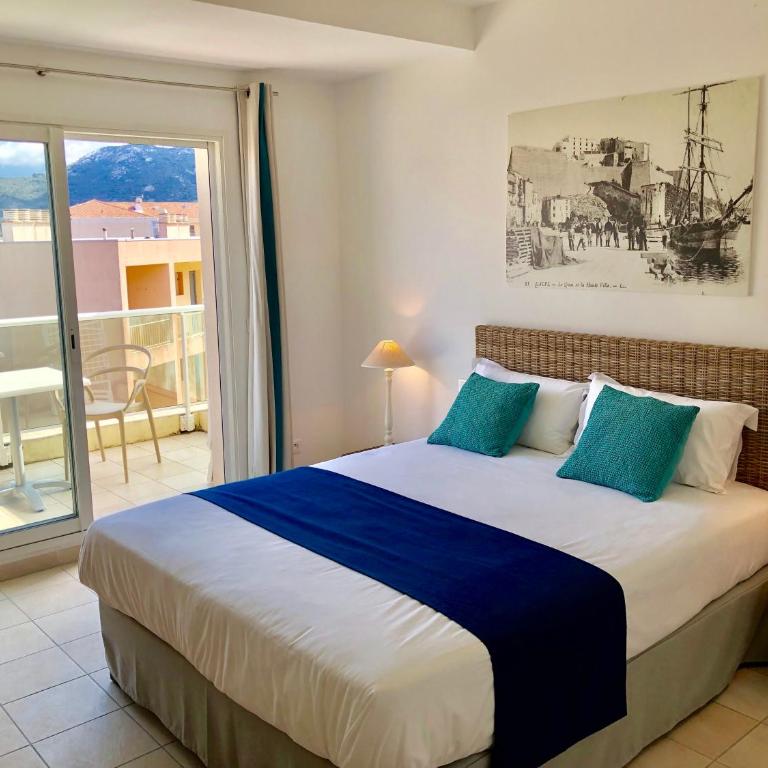 Best Western Hotel Casa Bianca, Piscine Intérieure et Extérieure - Chambre Supérieure Lit King-Size avec Terrasse - 6