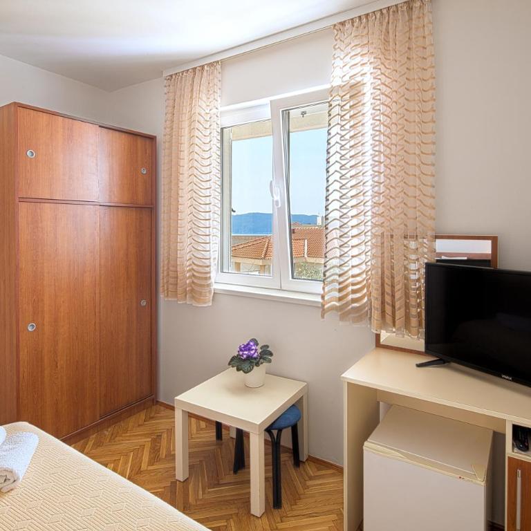 Apartments Bloom Bečići - Studio Apartment - 10