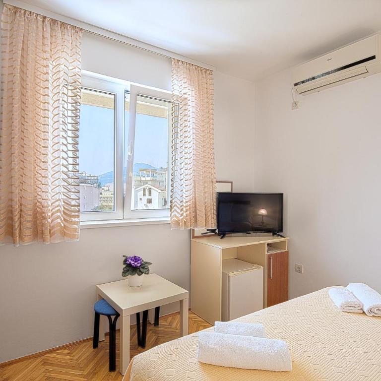 Apartments Bloom Bečići - Studio Apartment - 14