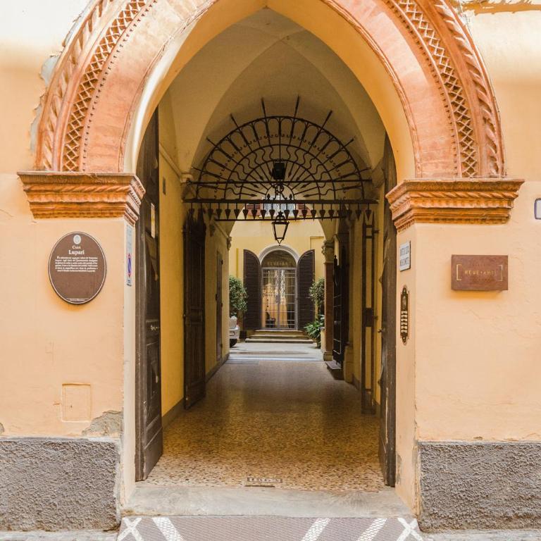 Lupari Apartment, Palazzo storico sotto le Due Torri - Appartamento con 2 Camere da Letto - 2