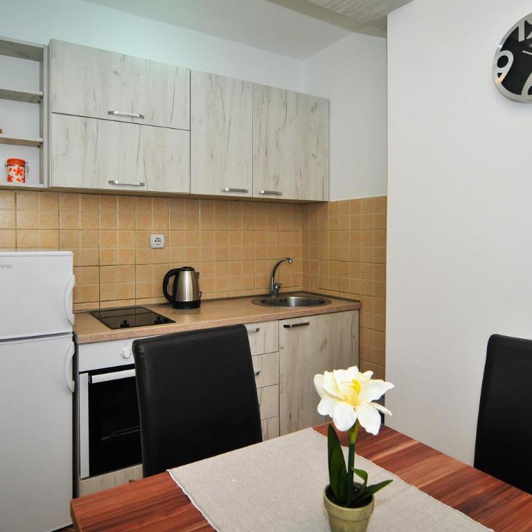 Apartments Pean - Apartman sa Pogledom na Bazen - 3