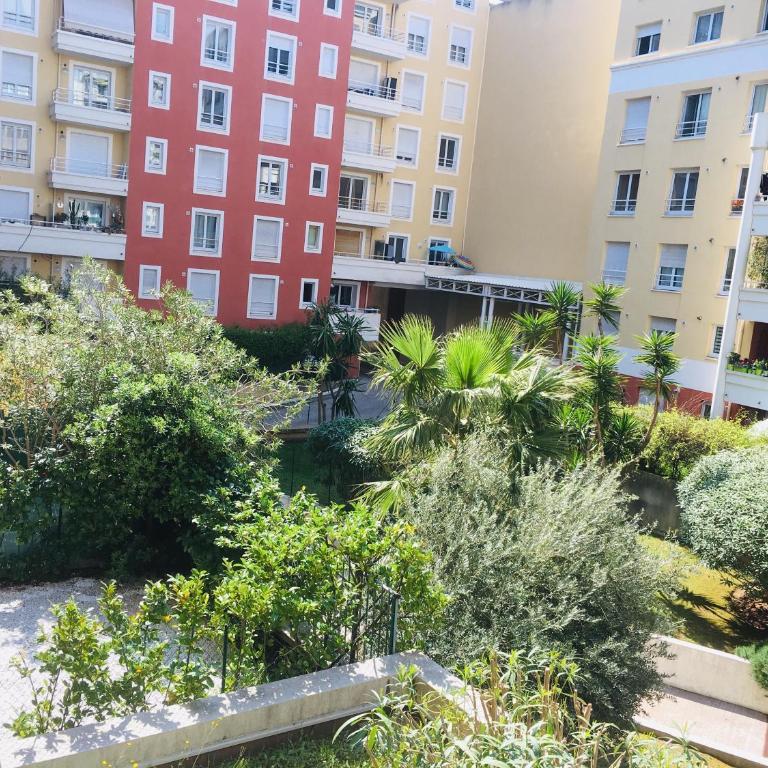 Le Californie Côte d'azur plage les pieds dans L'eau - Appartement - 22