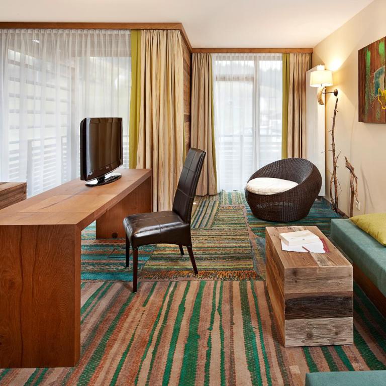 Hotel Salzburger Hof Leogang - Deluxe Doppelzimmer mit Balkon - 5