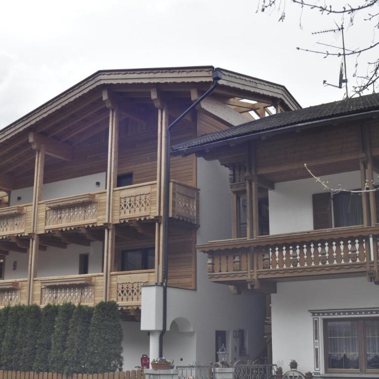 Garni Schwarzenstein - Habitación Triple con balcón - 8