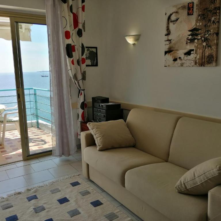 Guillaumont Apartment - Apartment with Sea View - 8