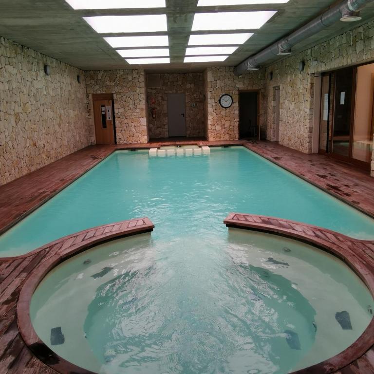 Beautiful penthouse with 3 pools, indoor heated pool, sauna, jacuzzi - Penthouse Apartment - 30
