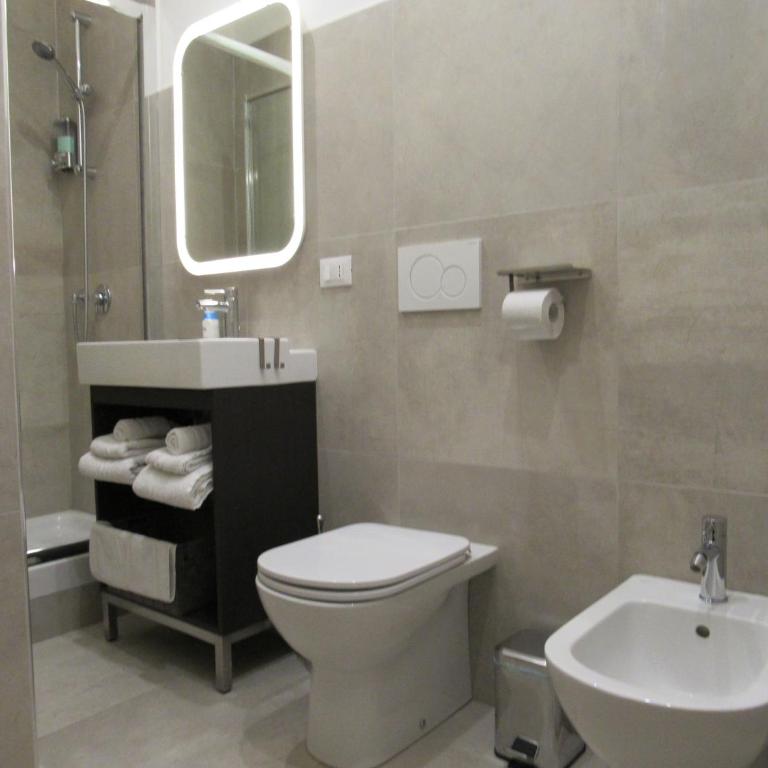 Area39 - Camera Matrimoniale/Doppia con Letti Singoli con Bagno Privato Esterno - 4
