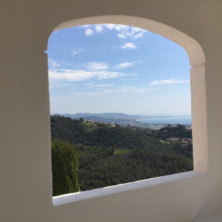 T2 Mandelieu, vue exceptionnelle - Apartamento de 1 dormitorio - 5