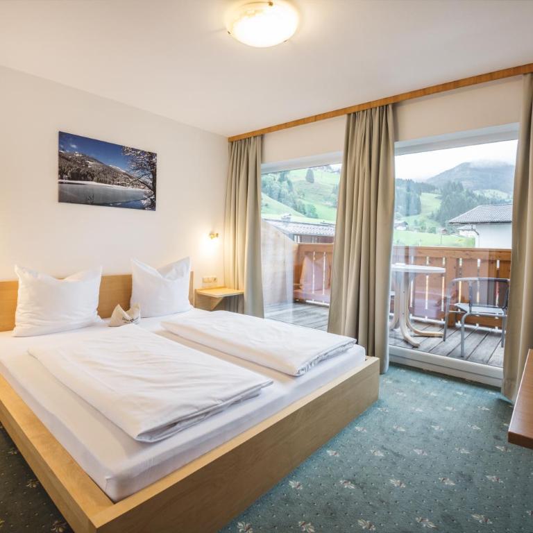 Familienhotel Botenwirt - Großes Familienzimmer mit Balkon - 3