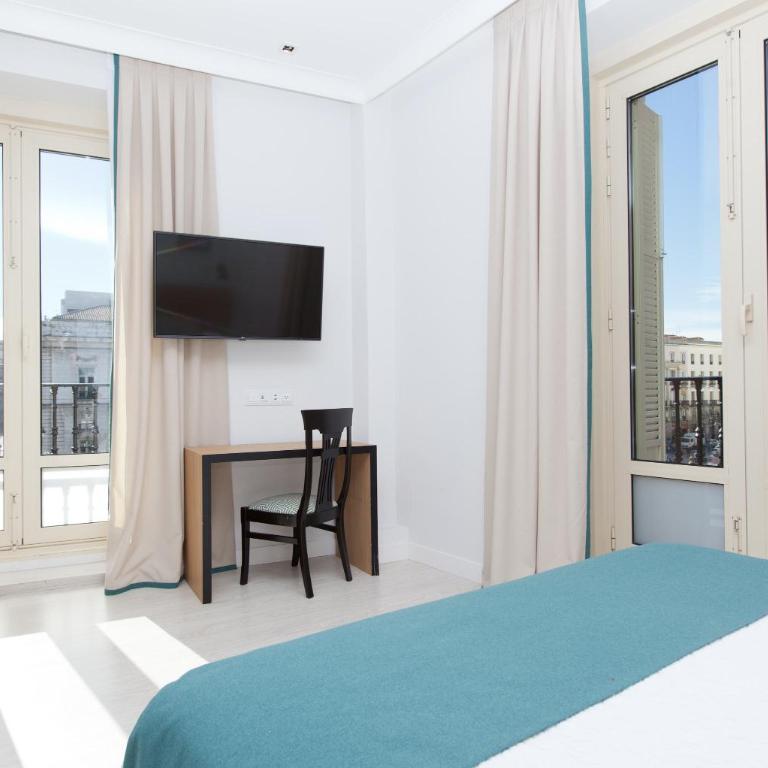 Hotel Europa - Superior Double or Twin Room with View - 3