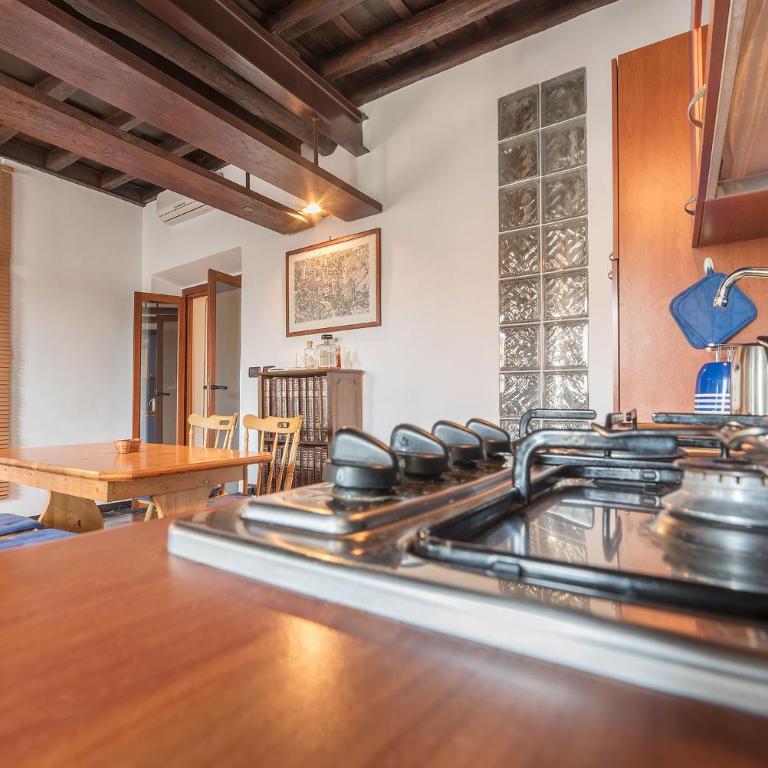 GuestHost - Colosseo & San Clemente Cozy Flat - Appartamento con 1 Camera da Letto - 10