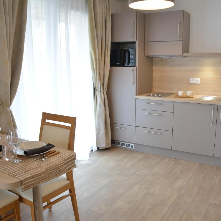 Domitys - Les Mégalithes Roses - Apartamento de 2 dormitorios con balcón - 2