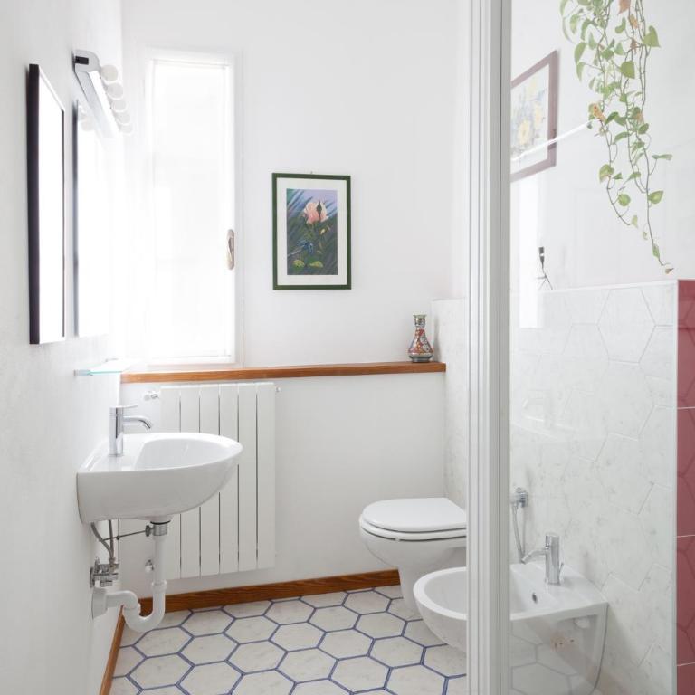 Buonocore Guesthouse - Camera Matrimoniale con Bagno Privato Esterno - 16