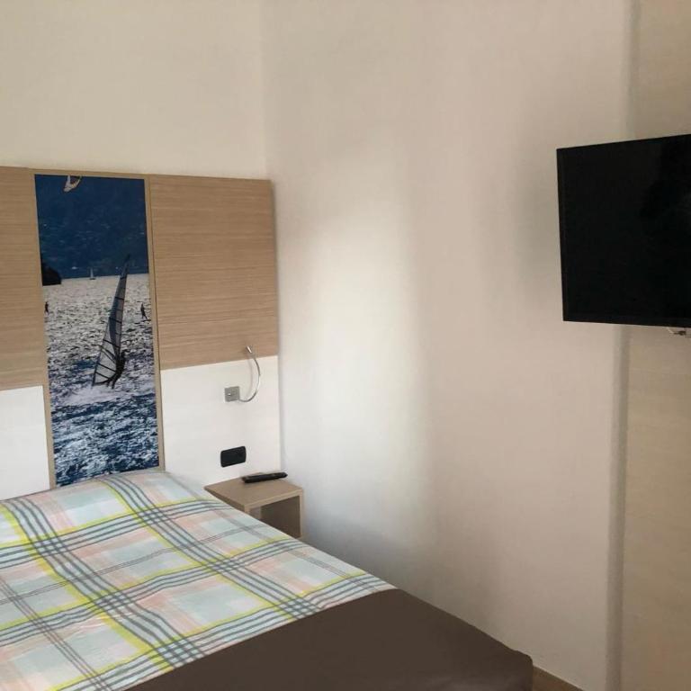 Albergo Campeggio Bommartini - Camera Familiare con Vista Lago - 6