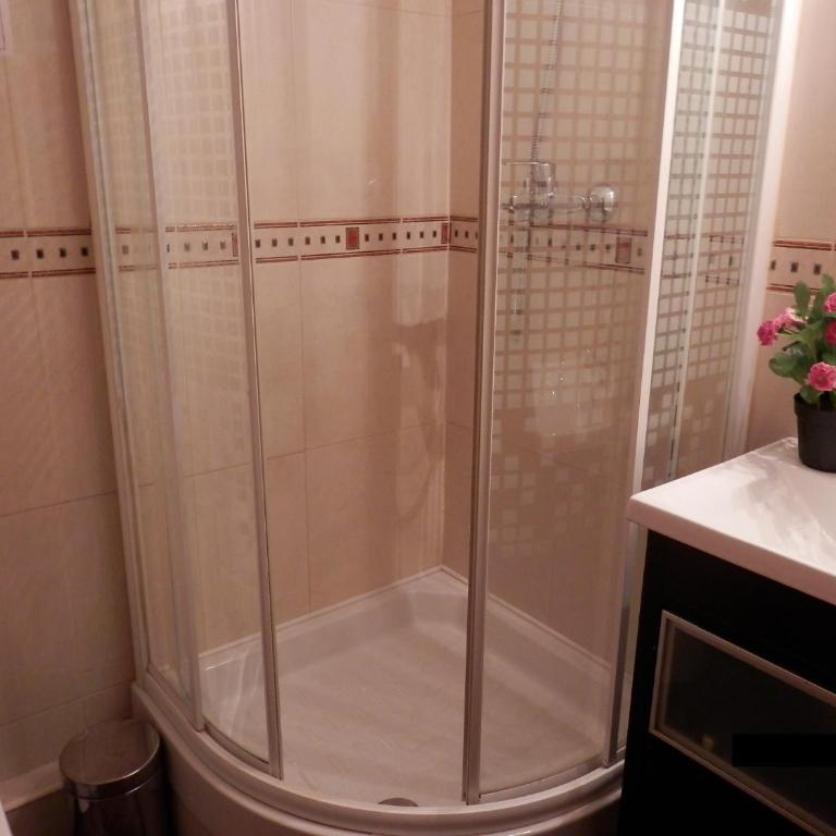 Barcelona Central Garden Hostal - Budget Single Room - 3