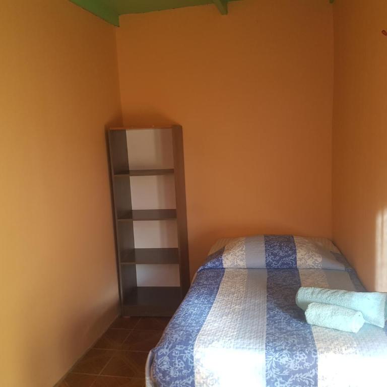Hostal Tuyasto - Single Room with Shared Bathroom - 6