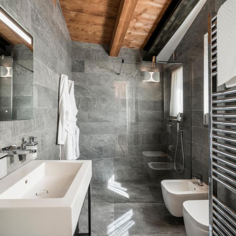 Crocus Apartments - Suite King con Vasca Idromassaggio - 16
